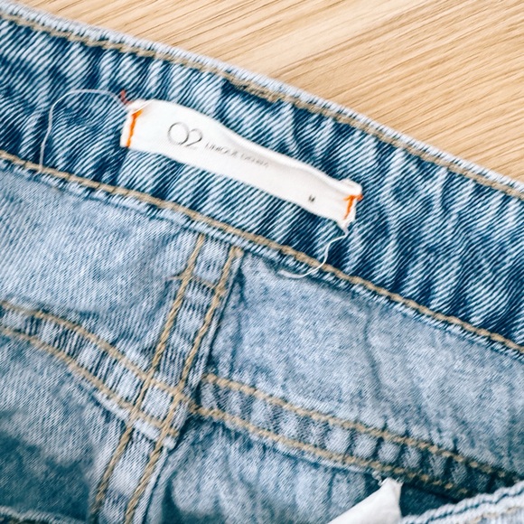 Q2 embroidered denim cutoff shorts - Picture 3 of 3